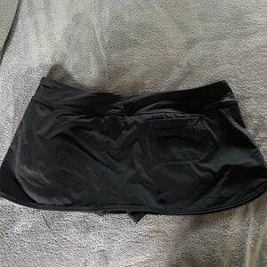 Black Athleta medium swim skorts